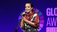 Penyanyi asal Inggris, Lily Allen memiliki tiga buah puting. Hal ini tidak disembunyikannya, ia pernah menunjukkan puting ekstranya itu dalam sebuah siara televisi di Inggris pada tahun 2007. Foto: Getty Images