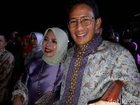 Sandiaga dan istri di resepsi pernikahan Kahiyang