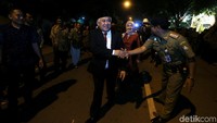 Din Syamsudin tiba di Graha Saba Buana.