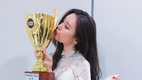 Tak ingin ketinggalan, penyanyi Sunmi pun ikut berbahagia atas momen tersebut. Lewat akun Instagram pribadinya, Sunmi seolah tidak percaya bahwa negaranya bisa mengalahkan Jerman. Ah ini nyata, tulisnya. Foto: Instagram @miyayeah