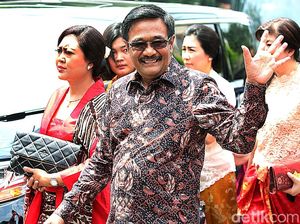 Foto: Djarot dan Istri Hadiri Pernikahan Kahiyang-Bobby