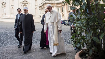 Foto: Begini Pertemuan Imam Besar Al-Azhar dan Paus Fransiskus