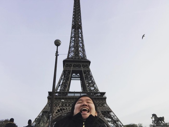Seperti foto ini. Saat Michelle berpose di Menara Eiffel. Foto: dok. Instagram