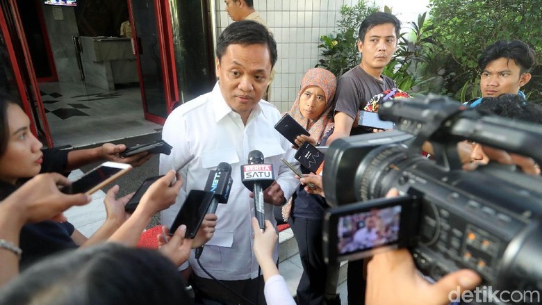 Gerindra Protes Bawaslu Panggil Andi Arief soal Dugaan Mahar Rp 1 T Gerindra Protes Bawaslu Panggil Andi Arief soal Dugaan Mahar Rp 1 T