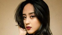 Junika biasa tampil seksi pula di medsosnya. Foto: Junika Wijaya / Instagram/junikawijaya