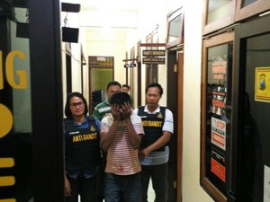 Aksinya Ketahuan Istri Korban, Pencuri HP ini Diringkus