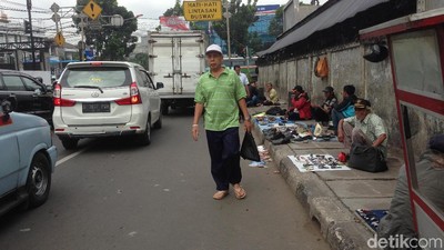 Sandi Ingin Seperti NY, Begini Kondisi Sebagian Trotoar DKI