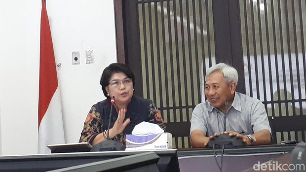 Direktur Broadcast INASGOC, Linda Wahyudi (kiri)
