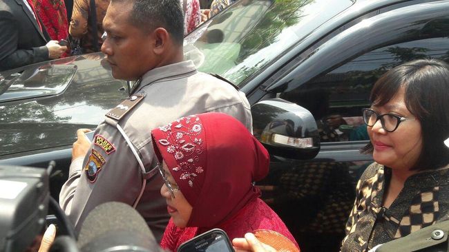 hoax nikah jokowi surat Risma: Bobby Kahiyang Sederhana Pernikahan