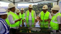 Kontrak pembangunan Bendungan Ciawi ditandatangani pada 23 November 2016 antara pihak SNVT PJSA Ciliwung Cisadane dan Abipraya-Sacna KSO sebagai pihak kontraktor. Pool/Kementerian PUPR.