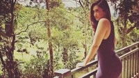 Nafa Urbach tampil seksi di jejaring instagram. Netizen pun memuji foto tersebut hingga mantan suaminya, Zack Lee, turut berkomentar soal kecantikannya. Foto: Dok. Instagram/nafaurbach