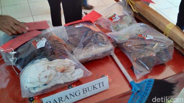 Barang bukti bentrok antar napi