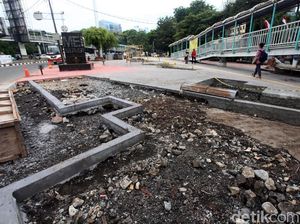 Jalur Pedestrian di Depan Kampus Trisakti Grogol Dilebarkan