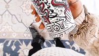 Mengusung tema glamour, kali ini netizen menambahkan hiasan kristal pada cup Starbucks. Foto: Istimewa