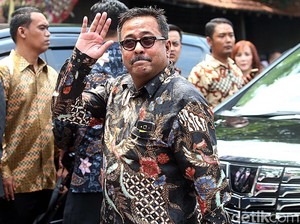 Foto: Adu Gaya Pejabat di Pernikahan Kahiyang Ayu, Batik Vs Jas