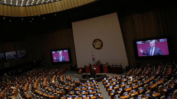 Donald Trump saat pidato di hadapan parlemen Korsel