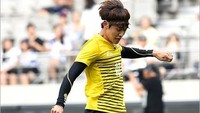 Mimpi Minho sempat menjadi kenyataan ketika diajak ikut serta dalam pertandingan sepakbola amal bertajuk Asia Dream CUp 2013 di Shanghai. Saat itu ia menjadi satu tim dengan mantan pemain Manchester United, Park Ji Sung. Pria yang juga menekuni dunia akting ini pun terlibat dalam perhelatan yang sama di tahun 2014. (Foto: My Daily)