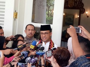 Anies Akui Banyak JPO di DKI Tak Ramah Perempuan dan Disabilitas