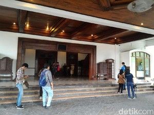 Polisi Siapkan 9 Kantong Parkir untuk Tamu Pernikahan Adik Jokowi-Ketua MK