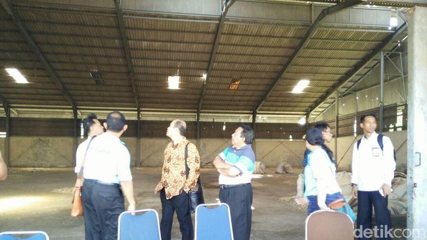 Gudang garam beralih fungsi jadi penyimpanan bonggol jagung