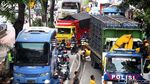 Ini Truk yang Tabrak Separator Busway di Simprug