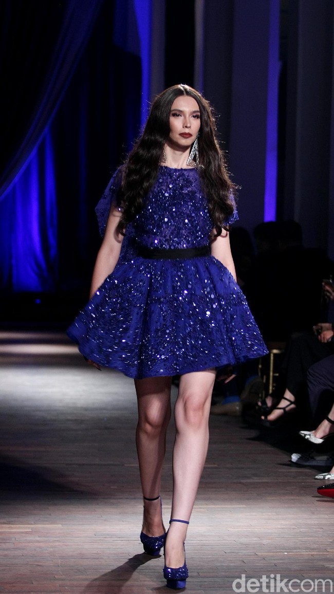 Show tunggal Ivan Gunawan menampilkan koleksi bertemakan Under The Star di The Pallas, SCBD, Jakarta, Rabu (08/10/2017). Foto: Mohammad Abduh/Wolipop