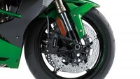 Kawasaki Ninja H2 SX diklaim cocok untuk penggunaan jarak jauh, baik di jalan raya, jalan bebas hambatan, atau jalan pegunungan. Foto: Dok. Kawasaki