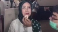 Seperti ini tampilan ibunda Jokowi saat selesai dirias.