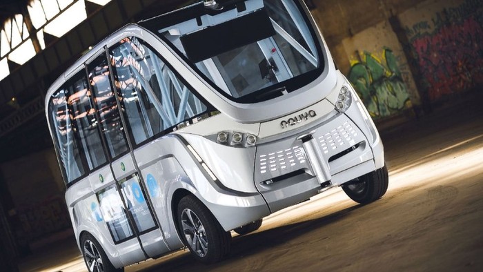 Bus Otomatis Tanpa Sopir Tabrakan di Hari Pertama di Las Vegas