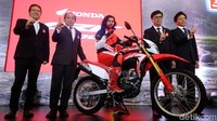 Motor ini dihadirkan dengan konsep sport on-off bagi para pengendara yang suka pengalaman berkendara yang seru dan menantang.
