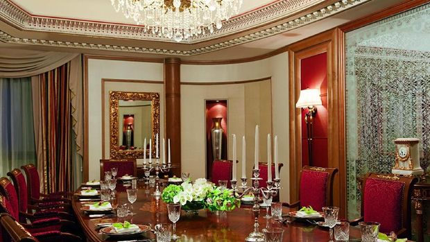 Dilengkapi ruang makan berkapasitas 14 orang