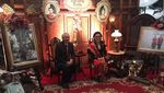 Manglingi! Penampilan Sri Mulyani di Resepsi Putri Jokowi