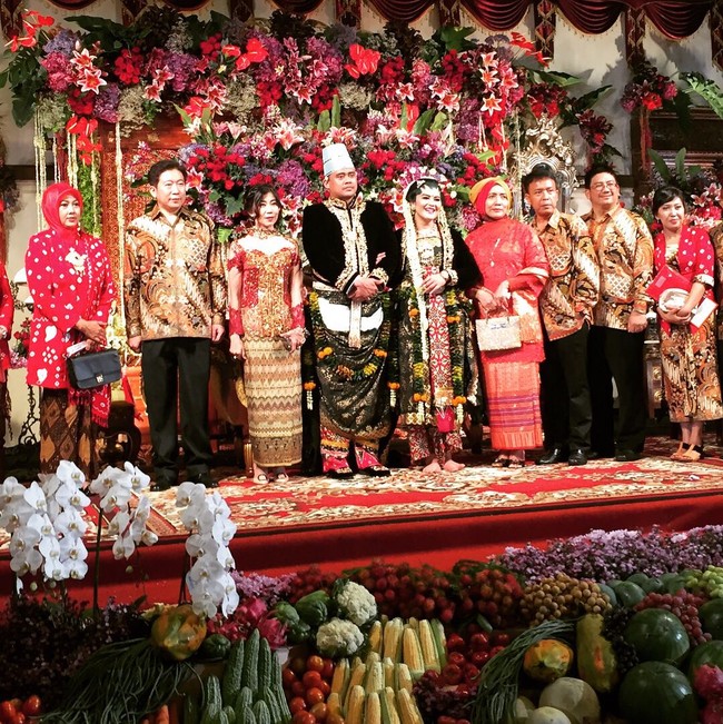 Penerapan adat Solo Basahan Keprabon dulunya hanya diterapkan di pernikahan raja-raja Keraton Surakarta.  Foto: Dok. Daniel Ngantung/Wolipop