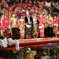 Penerapan adat Solo Basahan Keprabon dulunya hanya diterapkan di pernikahan raja-raja Keraton Surakarta.  Foto: Dok. Daniel Ngantung/Wolipop