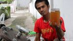 Kreatif! Pria Ini Temukan Cara Membuat BBM dari Limbah Plastik