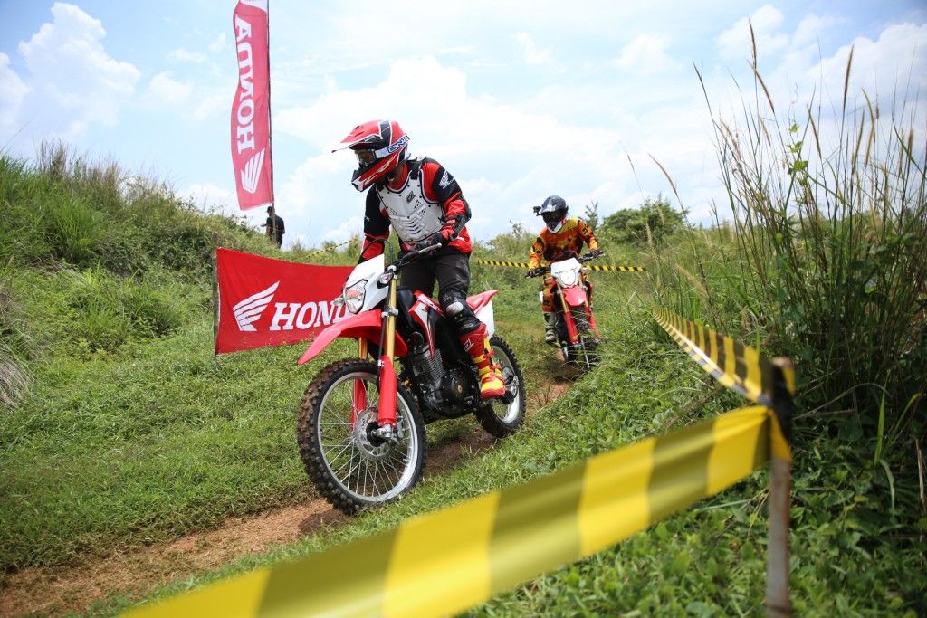 PT Astra Honda Motor (AHM) meluncurkan All New Honda CRF150L dengan desain dan performa mesin motor on-off sport sejati yang siap menghadirkan petualangan menyenangkan melebihi ekspektasi pengendaranya. Motor ini mampu menaklukan tantangan di segala kondisi medan sehingga memberikan kebebasan pengendaranya untuk menikmati segala petualangan.