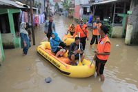 Banjir di Bandung, 150 Siswa SD Bojongasih Ngungsi ke Aula Desa