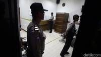 Garis polisi dipasang di lokasi kejadian.