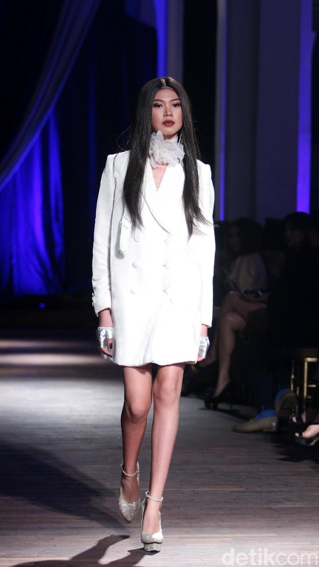 Show tunggal Ivan Gunawan menampilkan koleksi bertemakan Under The Star di The Pallas, SCBD, Jakarta, Rabu (08/10/2017). Foto: Mohammad Abduh/Wolipop