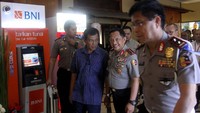 Layanan tersebut dapat dimanfaatkan setelah Kepolisian Republik Indonesia (Polri) dalam hal ini Korps Lalu Lintas (Korlantas) Polri meluncurkan Samsat Online Nasional di kawasan Ancol, Jakarta, Kamis (9/11). Pool/BNI.