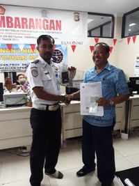 Sopir taksi yang meraung akhirnya berdamai. 