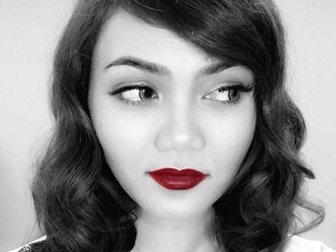Felicia Pacar Imut Kaesang, Heboh Rina Nose Lepas Hijab