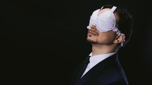 Foto: Penutup Mata Unik Berbentuk Bra, Kamu Mau Coba?