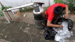 Kreatif! Pria Ini Temukan Cara Membuat BBM dari Limbah Plastik