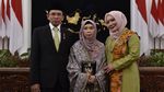 Momen Jokowi Tetapkan Pendiri HMI hingga Ulama NTB Jadi Pahlawan