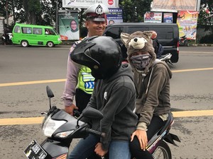 7 Alasan Klasik Pemotor Enggan Pakai Helm
