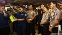 Peluncuran Samsat Online ini dilakukan di sela-sela workshop Modernisasi Polantas Sebagai Implementasi Tahun Keselamatan untuk Kemanusiaan.