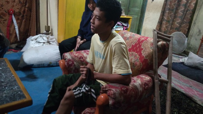 Kisah Ghoni, Remaja Pengidap Polio yang Impikan Bisa Jadi Santri