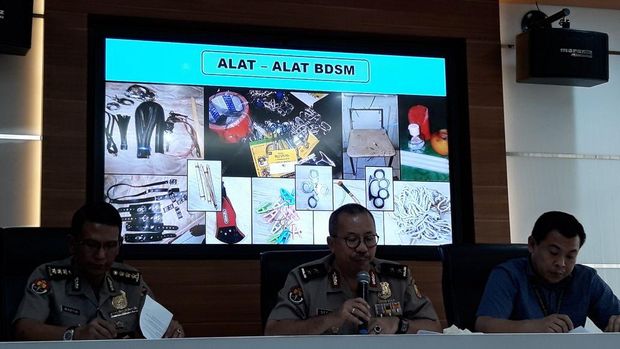 Polisi Tangkap 4 Pria Pelaku dan Penyebar Konten Pornoaksi 