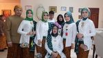Anggunnya Ibunda Jokowi Saat Dirias di Pernikahan Kahiyang